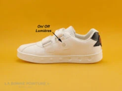 Geox SKYLIN J928WC - White Red - Love - Sneakers Fille -Chaussures Séries Magasin cd24607c73b9e66c561f35ea11d5d5ef img 2995.jpg 132177